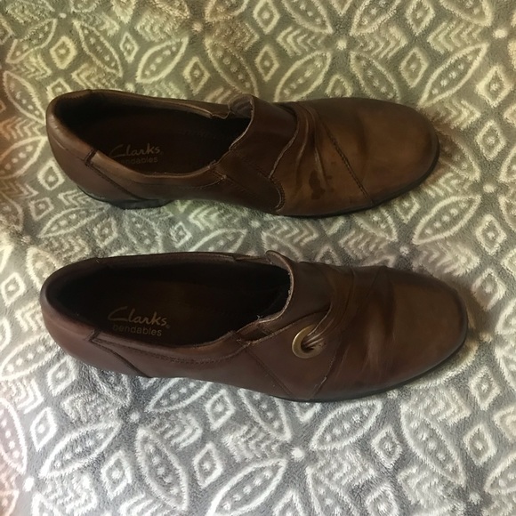 - Clarks Bendables Bootie Heel 2”  US 8M - Picture 3 of 6